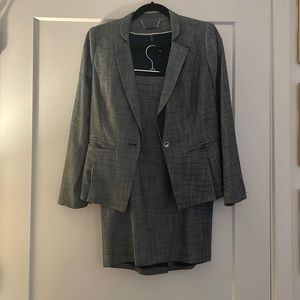 White House black market skirt suit - grey color